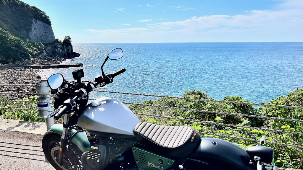 天草西海岸のV9 Bobber Centenario
